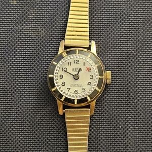 RARE FIND Vintage Hudson 17 Jewel Automatic Watch works well